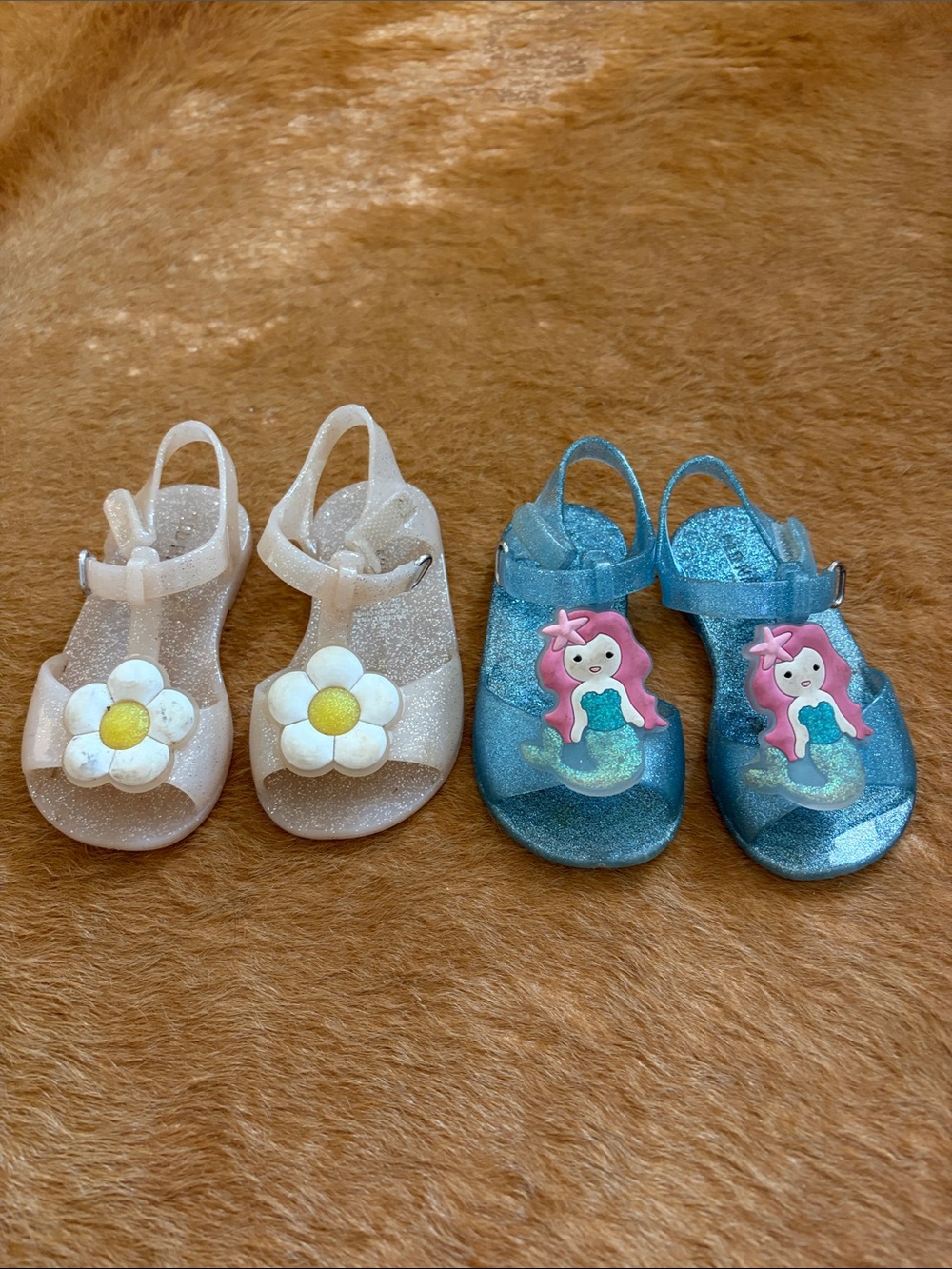 Kids Glitter Jelly Sandals with Daisy and Mermaid Accents - White & Blue bundle